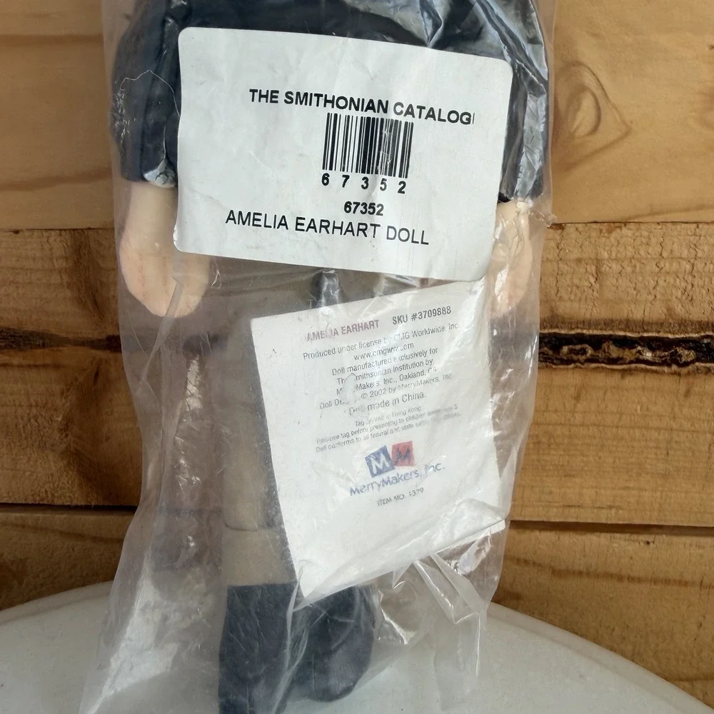 NWT Amelia Earhart VTG Cloth Doll 2002 Merry‎ Makers Smithsonian Catalog